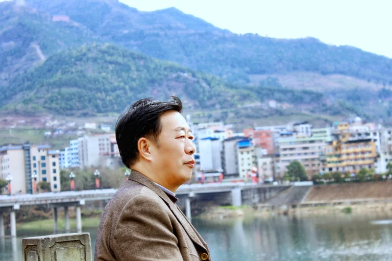 旺苍杜鹃四月稠（组诗）