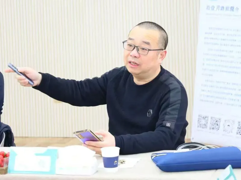书讯：近期，作家武放2026年最新力作诗集《略低于真》出版