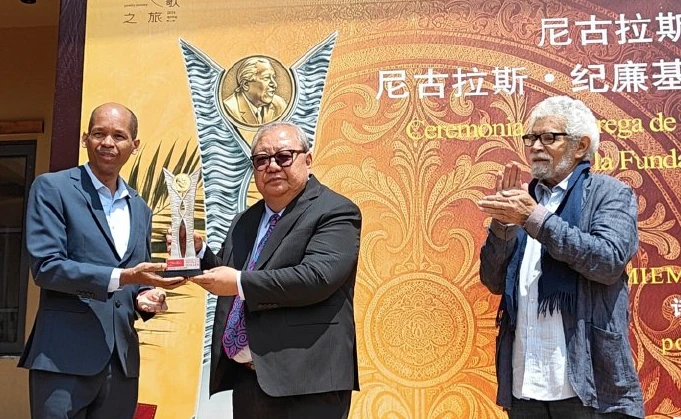 著名诗人吉狄马加接受《环球时报》专访：诗人应成为民族精神的“火炬手”