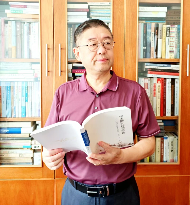 以恬淡载厚重 以具象藏哲思